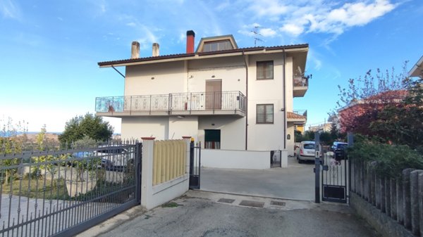 casa indipendente in vendita a Silvi