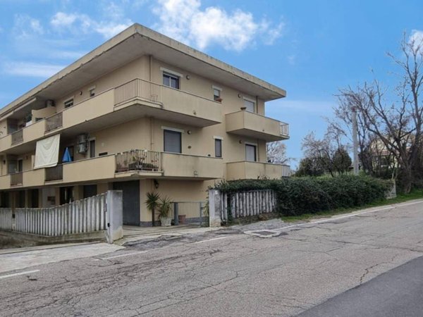 appartamento in vendita a Silvi in zona Santo Stefano