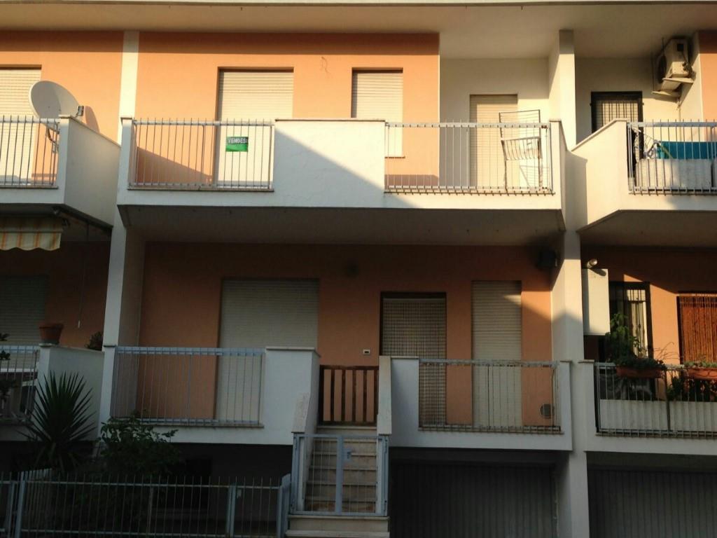 casa indipendente in vendita a Silvi