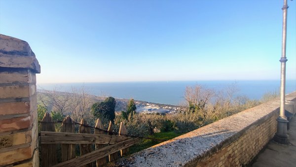 locale commerciale in vendita a Silvi in zona Silvi Paese