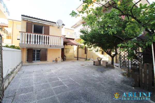 casa indipendente in vendita a Silvi in zona Silvi Marina