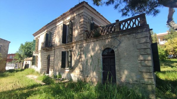casa indipendente in vendita a Silvi in zona Silvi Marina