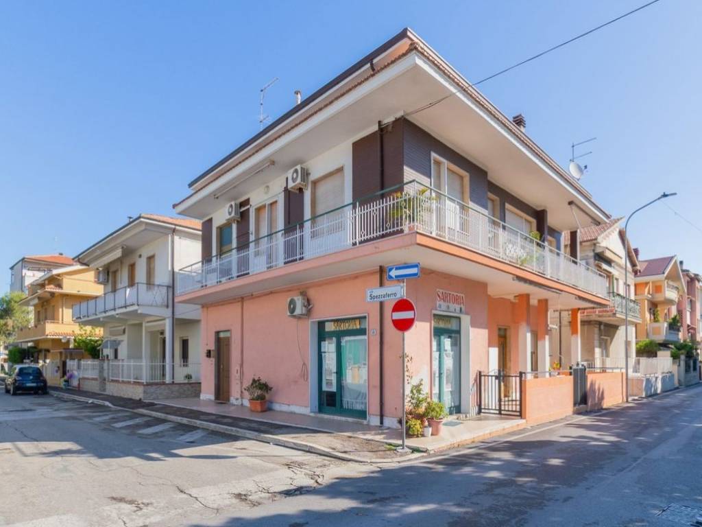 appartamento in vendita a Silvi in zona Silvi Marina