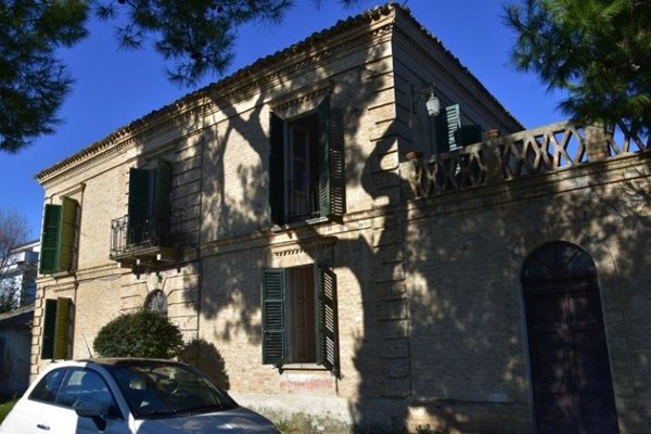 casa indipendente in vendita a Silvi in zona Silvi Marina