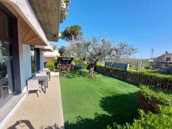casa indipendente in vendita a Silvi