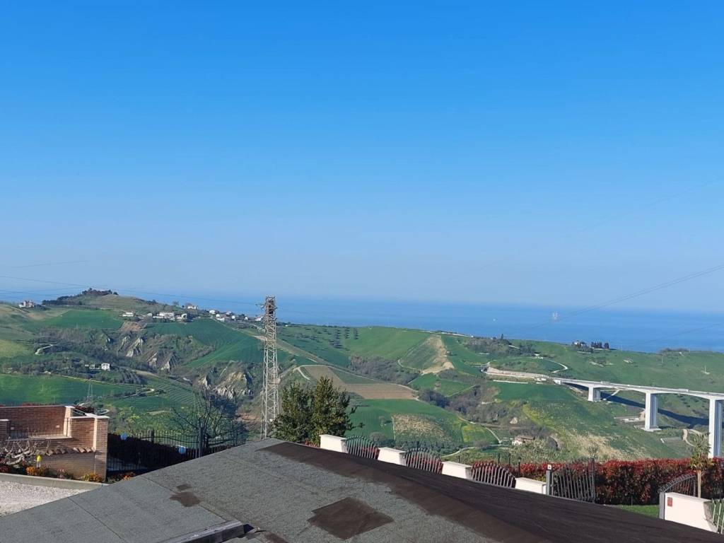 casa indipendente in vendita a Silvi in zona Silvi Marina