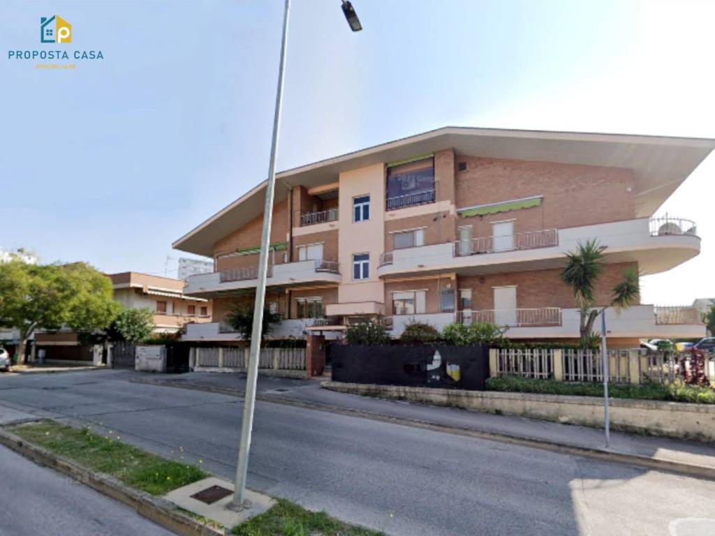 appartamento in vendita a Silvi in zona Silvi Marina