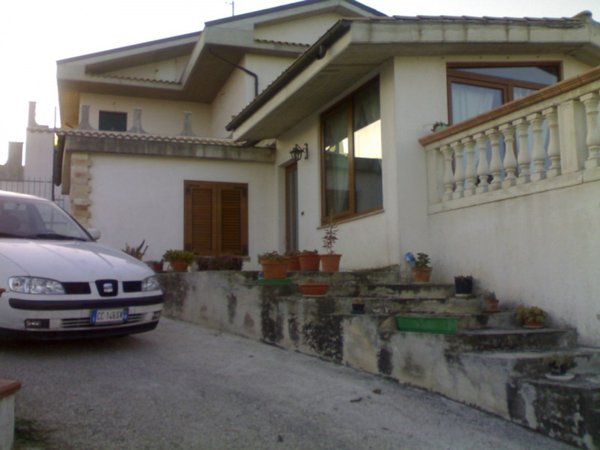 casa indipendente in vendita a Silvi