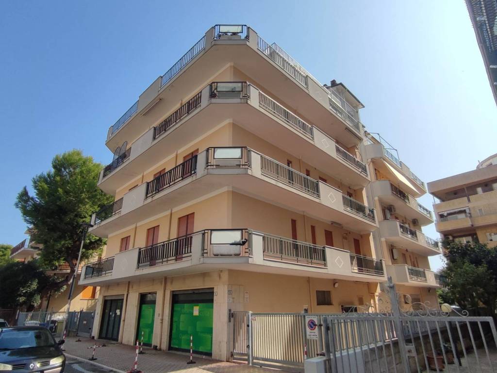 appartamento in vendita a Silvi in zona Silvi Marina