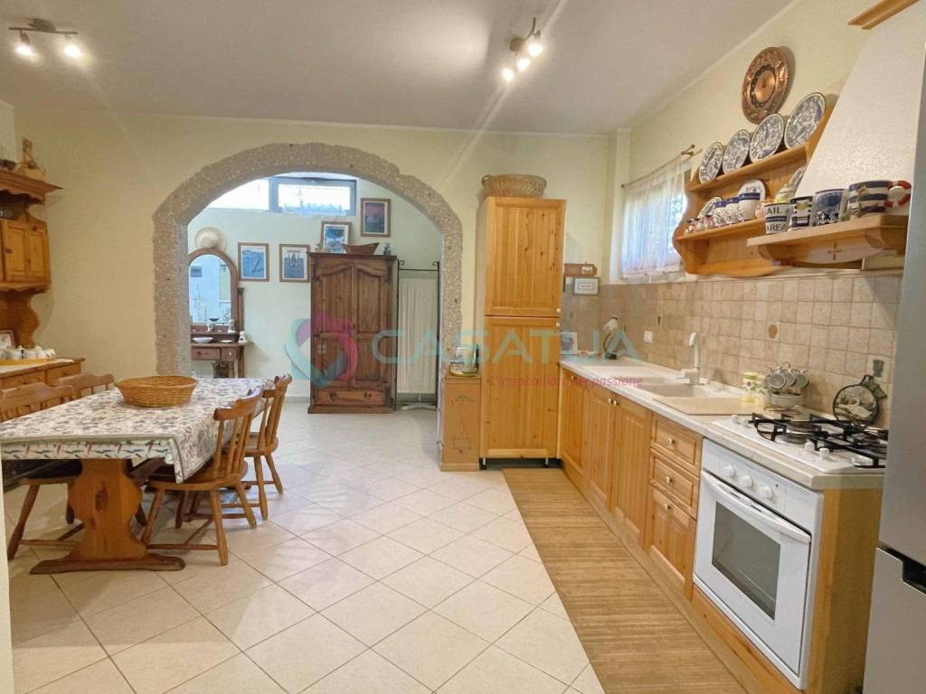 intera palazzina in vendita a Silvi in zona Silvi Marina