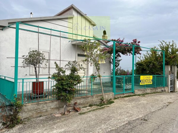 casa indipendente in vendita a Silvi in zona Silvi Marina