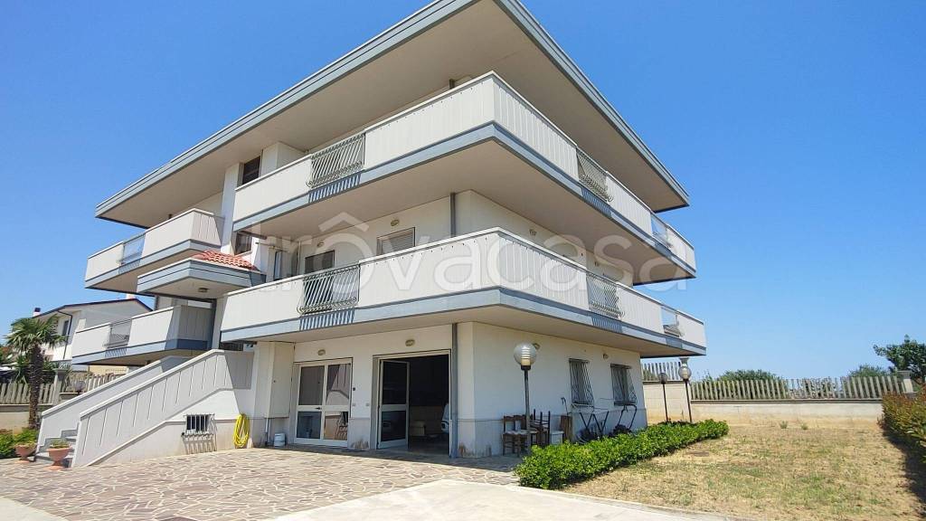 casa indipendente in vendita a Silvi in zona Silvi Marina