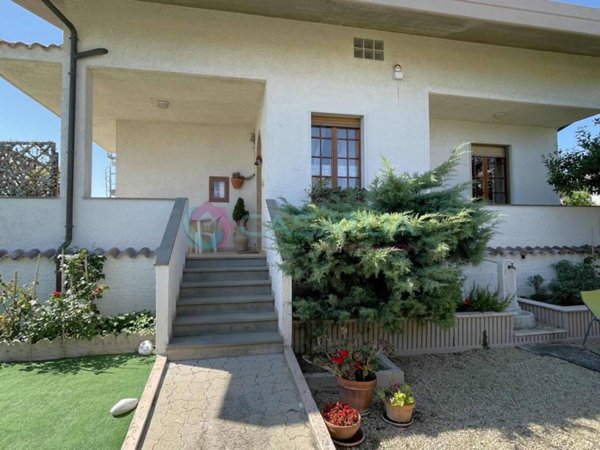 casa indipendente in vendita a Silvi