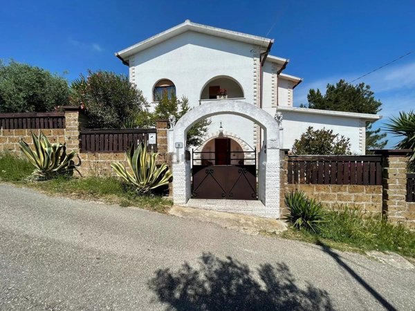 casa indipendente in vendita a Silvi