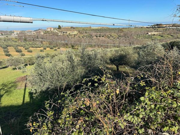 terreno edificabile in vendita a Silvi in zona Silvi Paese