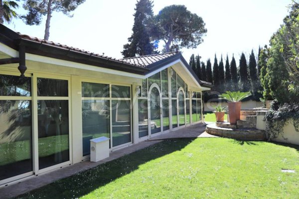 casa indipendente in vendita a Silvi in zona Silvi Marina