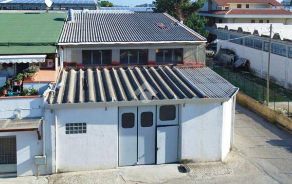 capannone in vendita a Silvi in zona Silvi Marina