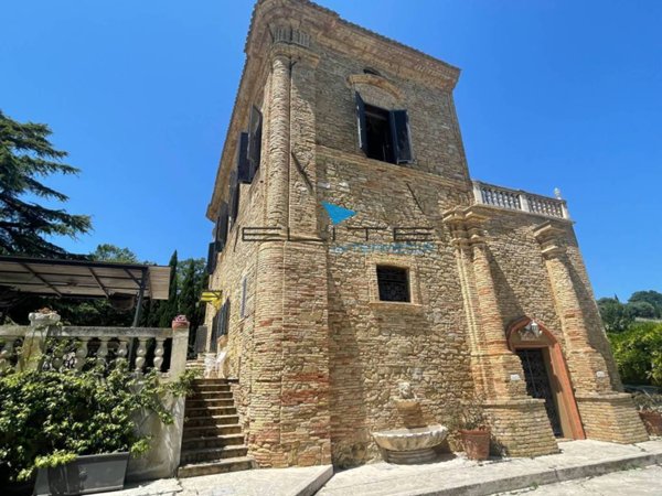 casa indipendente in vendita a Silvi