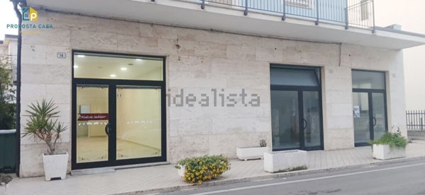 locale commerciale in vendita a Silvi in zona Silvi Marina