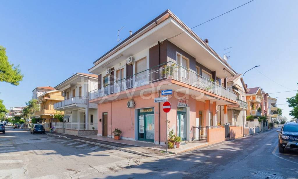 appartamento in vendita a Silvi in zona Silvi Marina