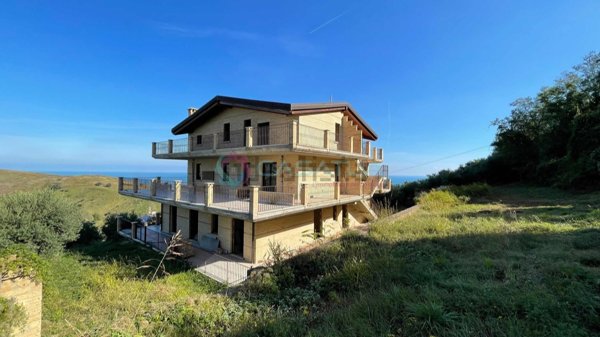 casa indipendente in vendita a Silvi in zona Silvi Paese