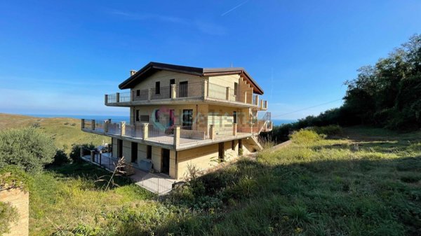 casa indipendente in vendita a Silvi