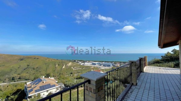 casa indipendente in vendita a Silvi