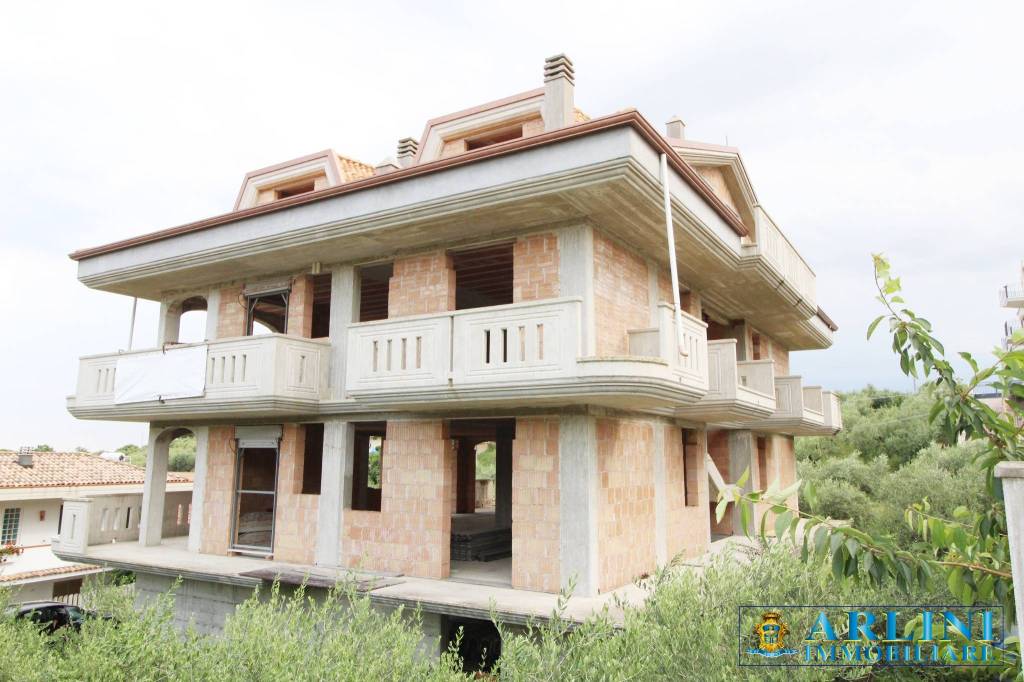 casa indipendente in vendita a Silvi