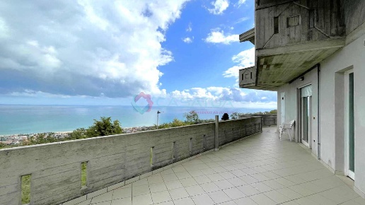 appartamento in vendita a Silvi in zona Silvi Paese