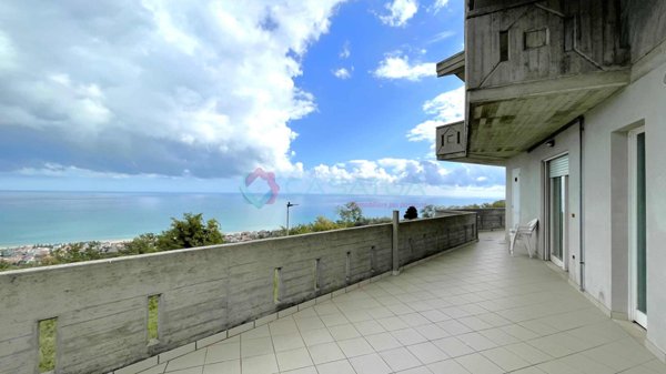 appartamento in vendita a Silvi in zona Silvi Paese