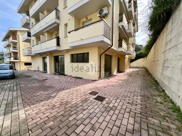 ufficio in vendita a Silvi