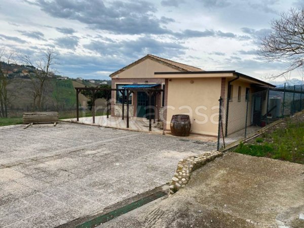 casa indipendente in vendita a Silvi