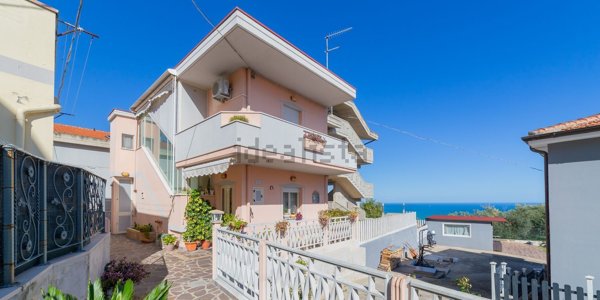 casa semindipendente in vendita a Silvi