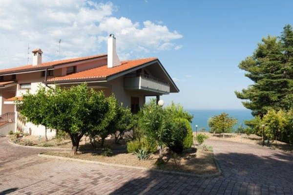 casa indipendente in vendita a Silvi