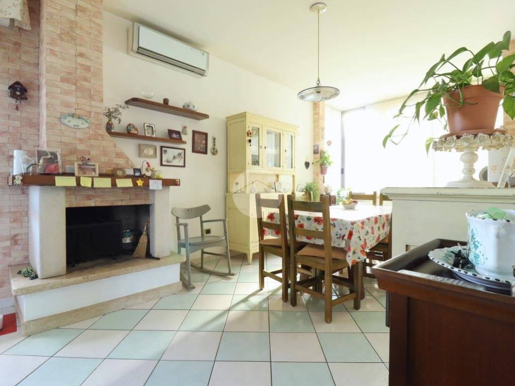 casa indipendente in vendita a Silvi in zona Silvi Marina