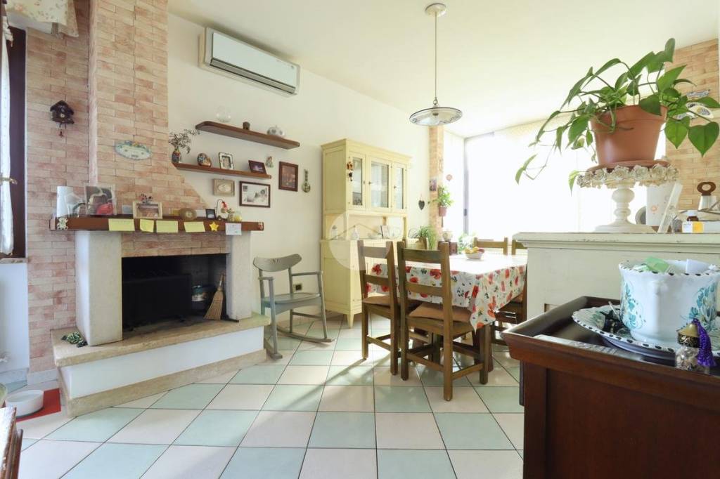 casa indipendente in vendita a Silvi in zona Silvi Marina