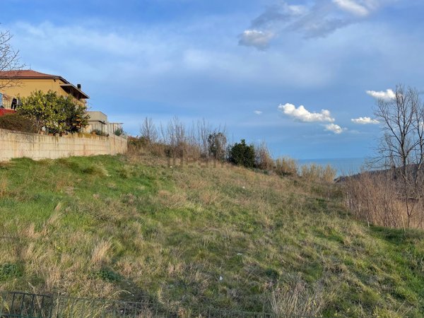 terreno edificabile in vendita a Silvi in zona Silvi Paese