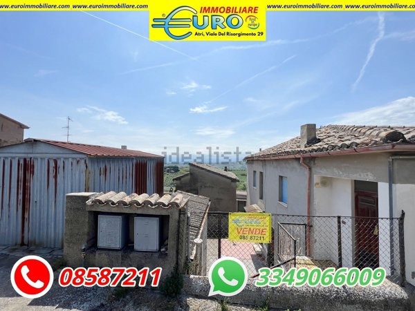 casa indipendente in vendita a Silvi