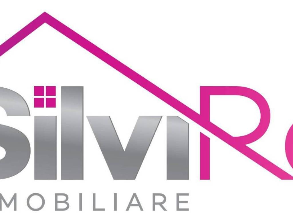 negozio in vendita a Silvi in zona Silvi Marina