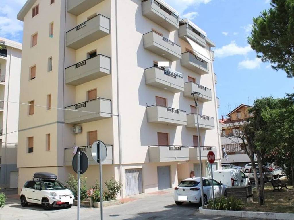 appartamento in vendita a Silvi in zona Silvi Marina