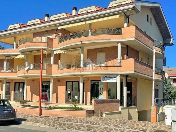 ufficio in vendita a Silvi in zona Silvi Marina