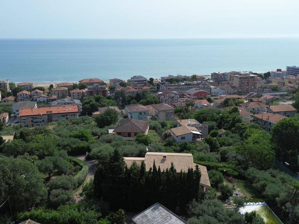 casa indipendente in vendita a Silvi in zona Silvi Marina