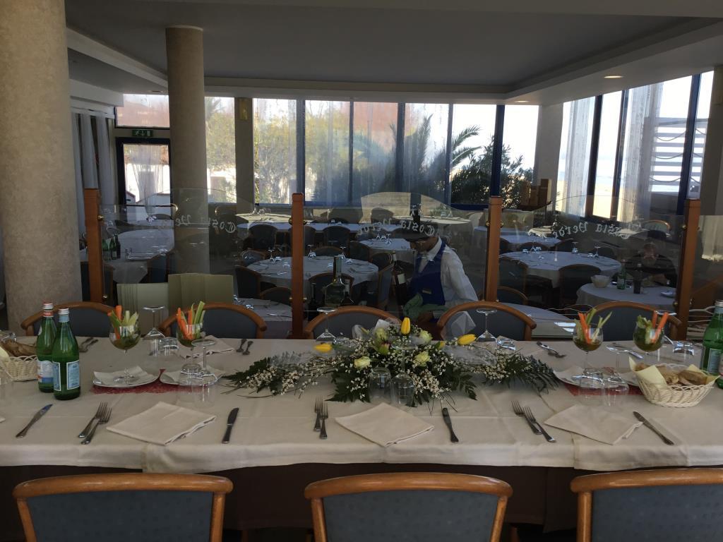 negozio in vendita a Silvi in zona Silvi Marina