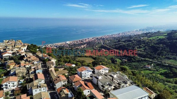 casa indipendente in vendita a Silvi in zona Silvi Marina