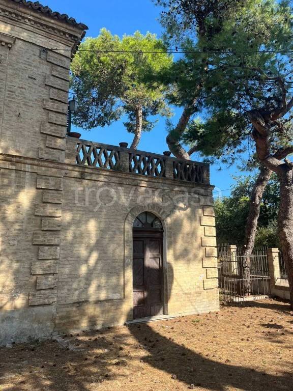 villa in vendita a Silvi in zona Silvi Marina