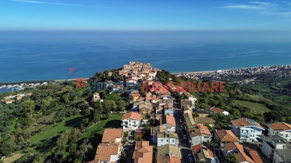 casa indipendente in vendita a Silvi