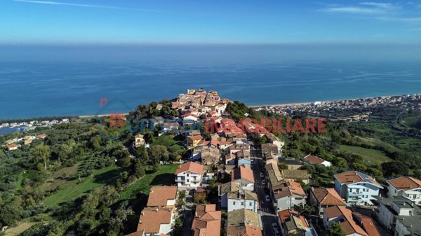 casa indipendente in vendita a Silvi in zona Silvi Marina