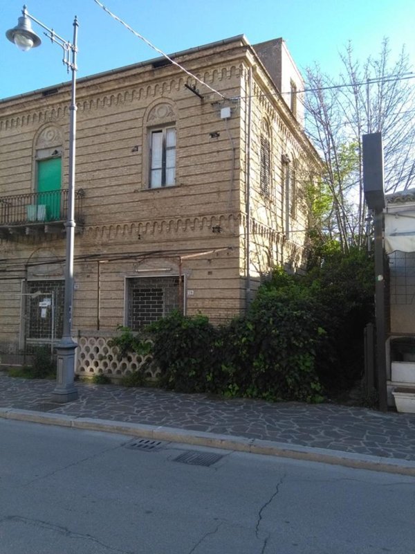 casa indipendente in vendita a Silvi