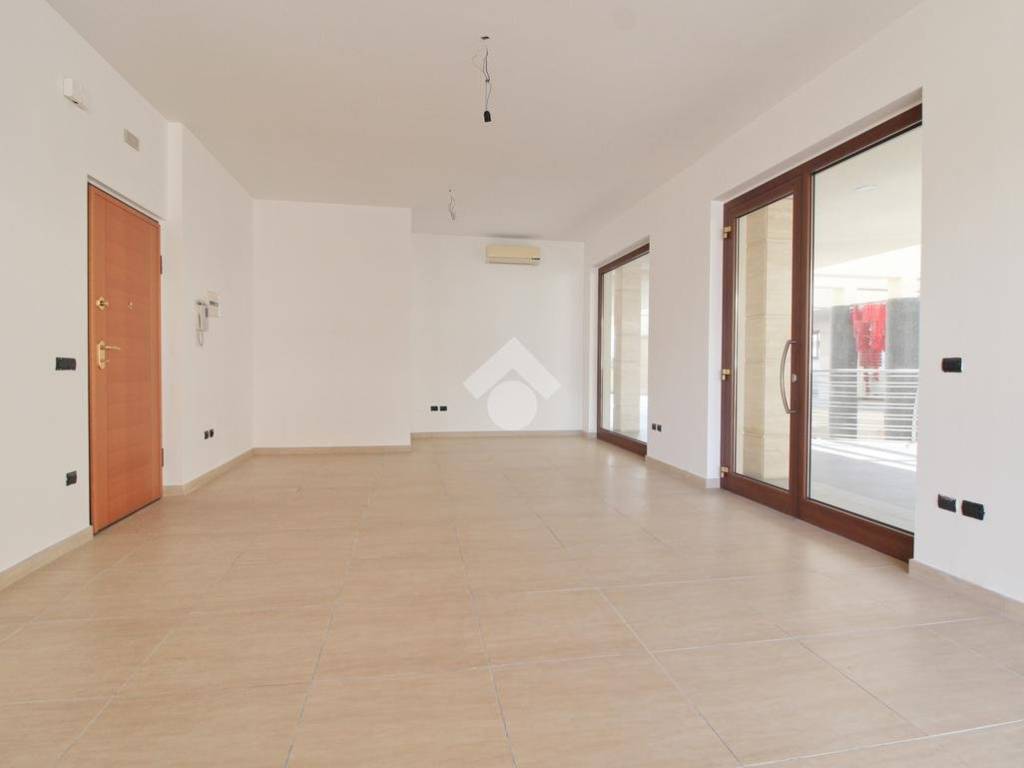 ufficio in vendita a Silvi in zona Silvi Marina