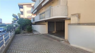 locale di sgombero in vendita a Silvi in zona Santo Stefano